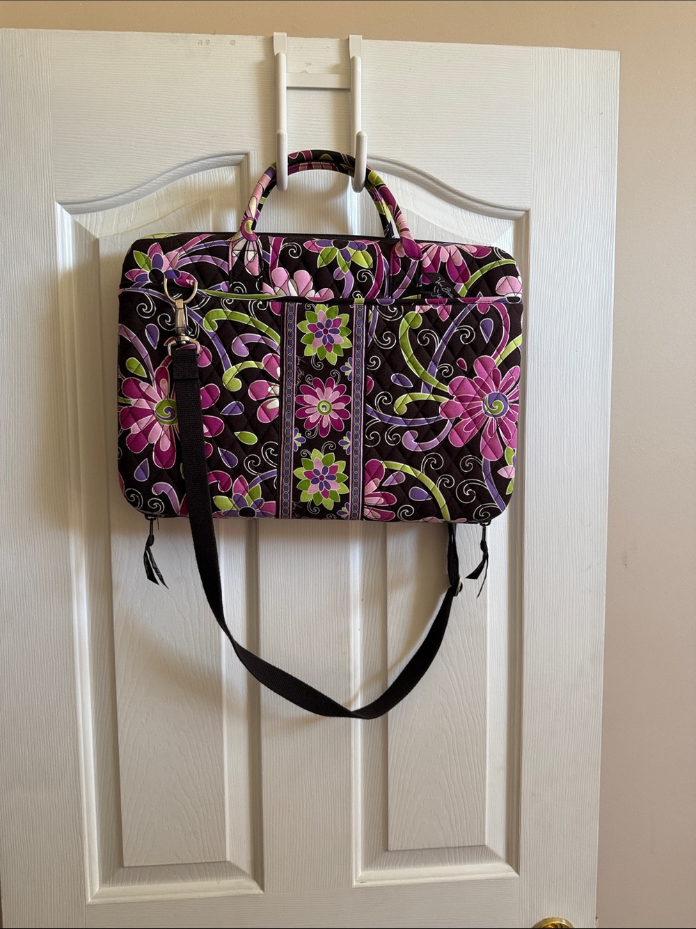 🌸 Vera Bradley: Pink Purple Floral Quilted Laptop Bag - Picture 5 of 7